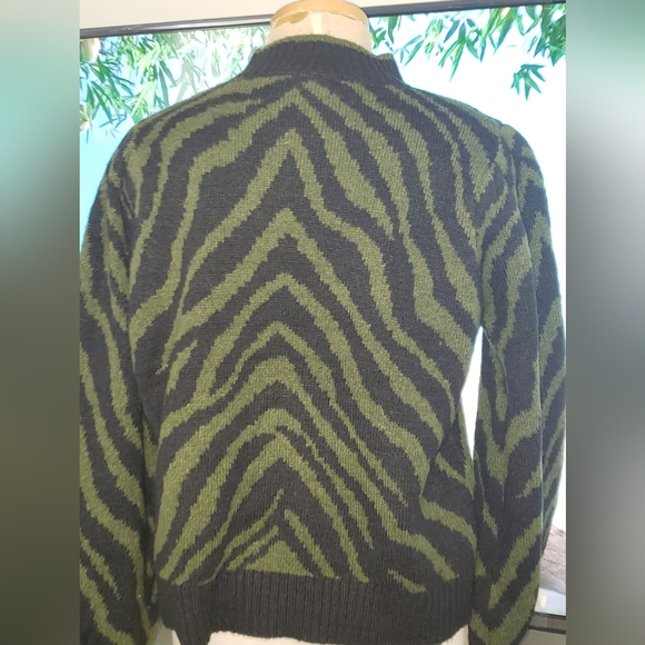 Zebra print sweater - Picture 2 of 7
